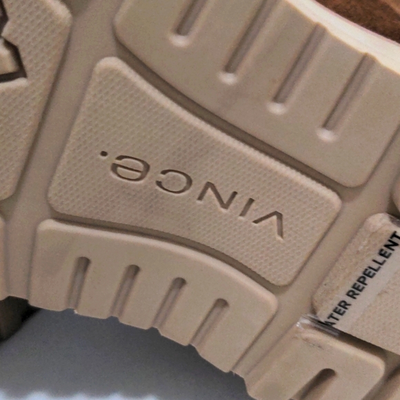 Vince Summit Suede Lug boot - Picture 6 of 9